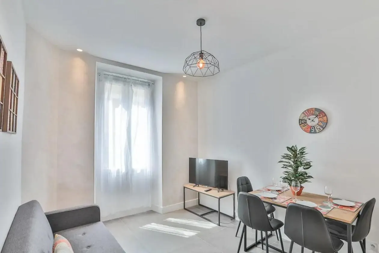 Superbe F1 Au Coeur Du Carre D'Or Terrasse/Clim Apartment Nice 0*,  France